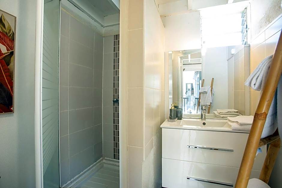 16 - LE VACOA - CHAMBRE 16 ETG D