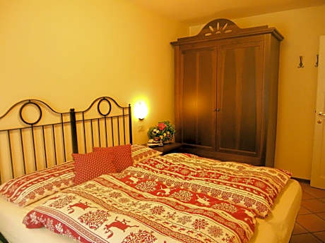 One-Bedroom Apartment with Balcony