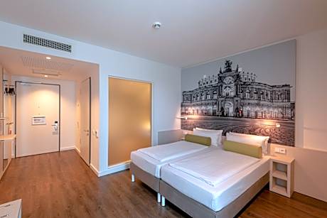 1 Double Bed, Mobility Accessible Room, Non Smoking