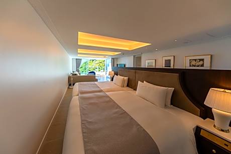 【Dinner Time 19:30~20:00】Deluxe Jacuzzi Suite with French dinner