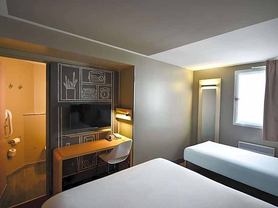 ibis Paris Canal Saint Martin