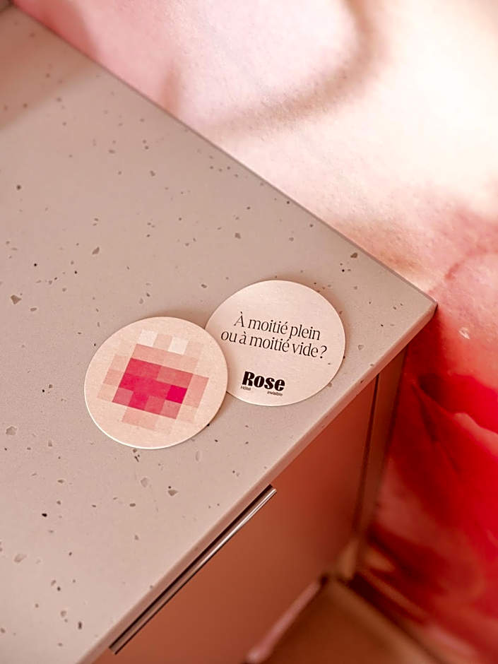 Rose - Hôtel Invisible