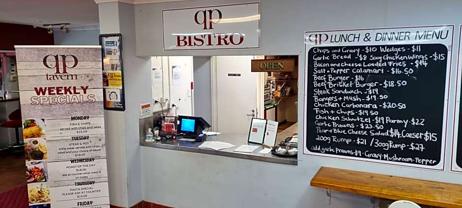 Queensport Tavern And Motel