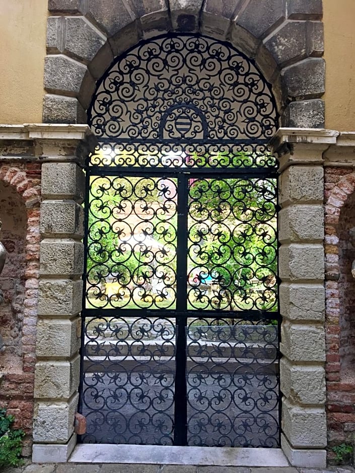 La Chambre D'Ella – Venice, GA