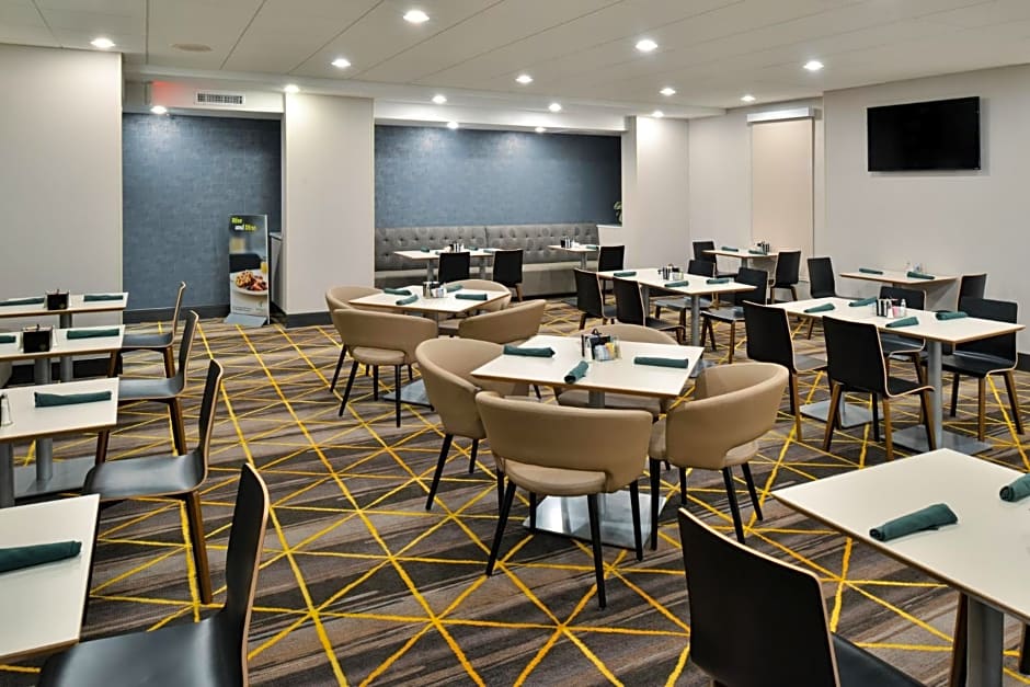Holiday Inn Hotel & Suites Overland Park-Convention Center By IHG