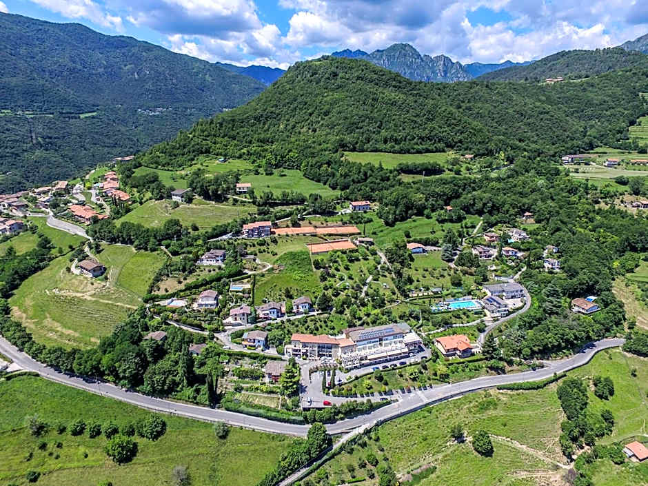 Village Hotel Lucia