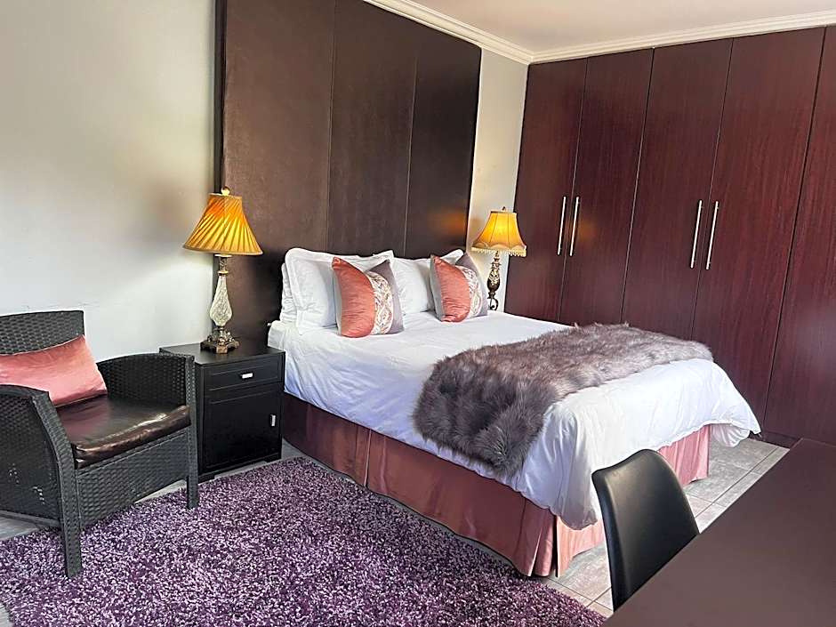 SILKEN TRAP GUEST HOUSE