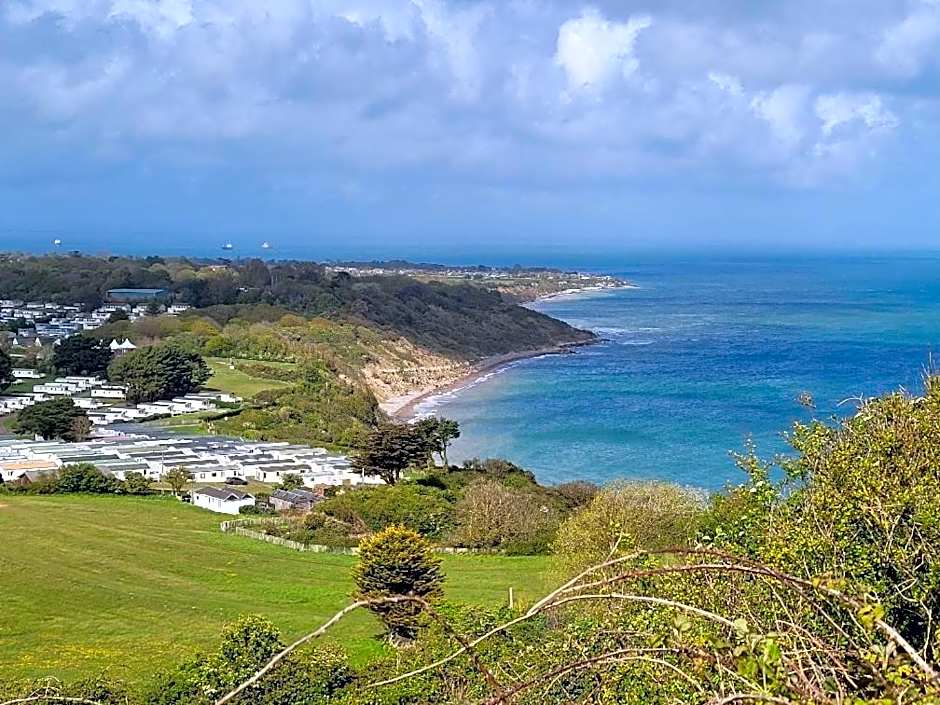 "Trinity" at Whitecliff Bay Isle of Wight- Yarborough View 4