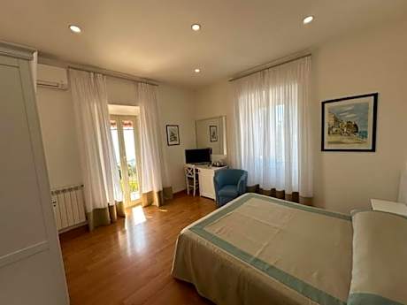 Double Room with Balcony and Sea View