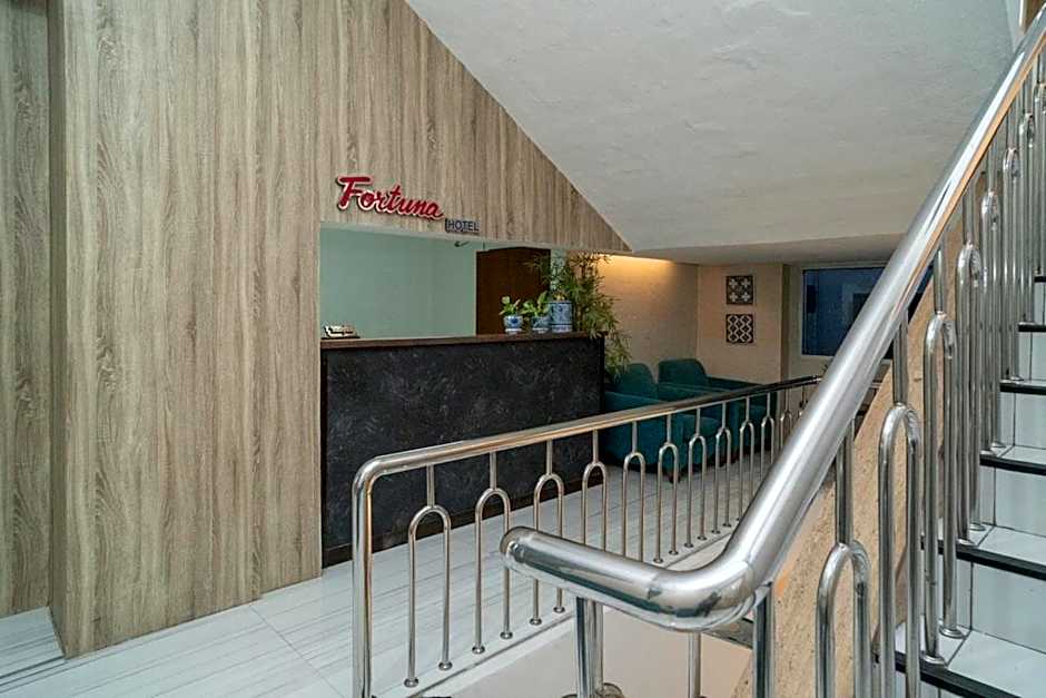 Fortuna Hotel by RedDoorz – Jakarta, NY