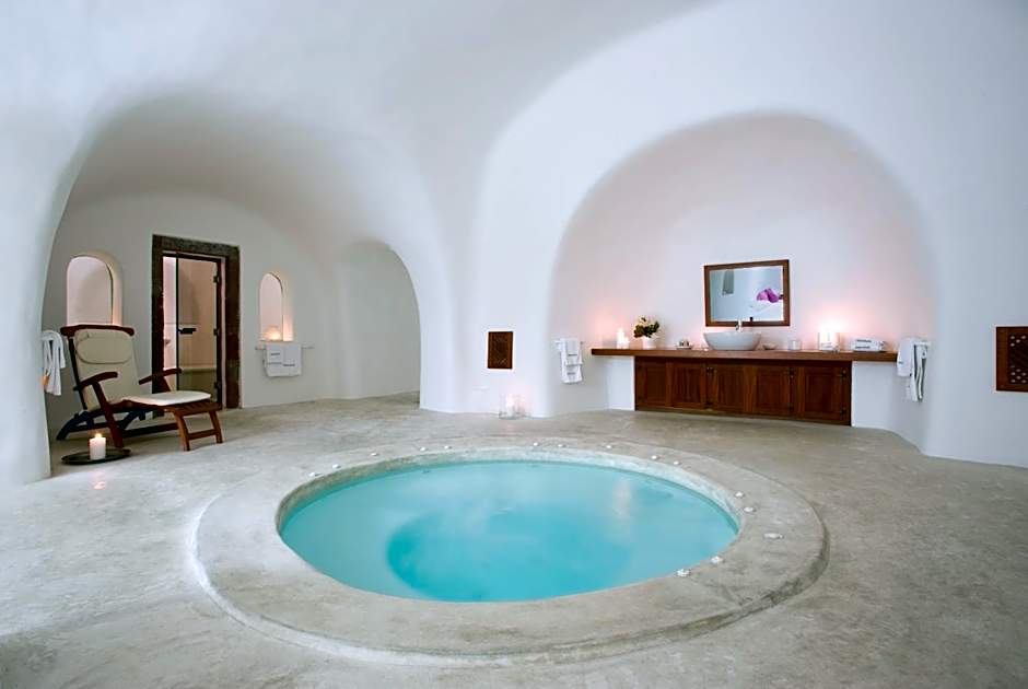 Perivolas Hotel