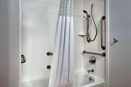 King Room with Roll-In Shower - Mobility and Hearing Access/Non-Smoking