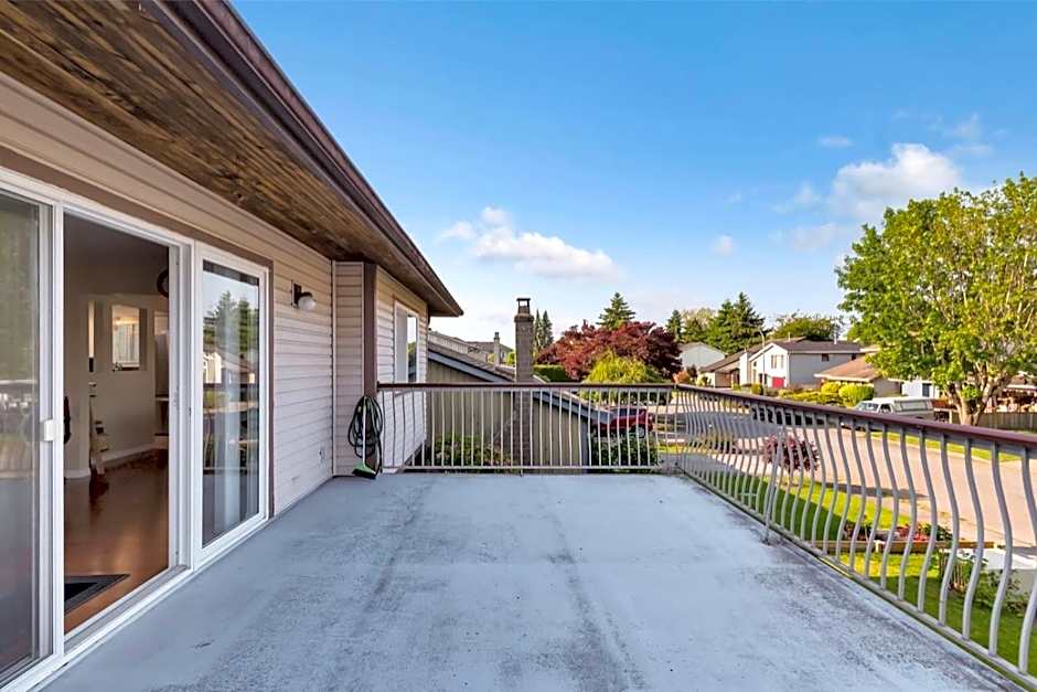 Orchid House near Vancouver YVR Airport