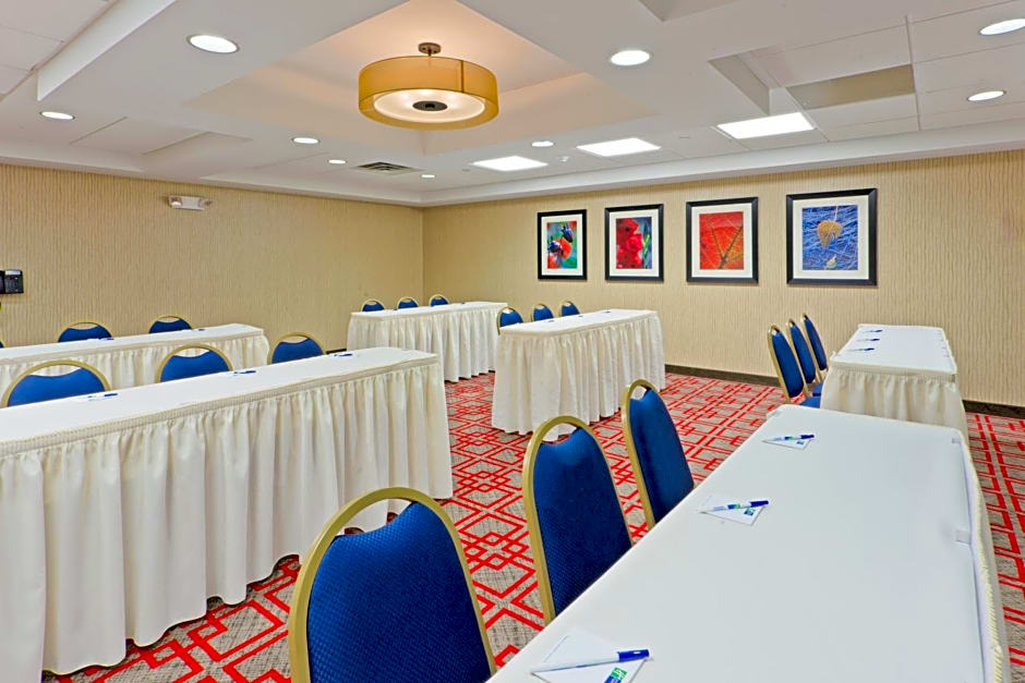 Holiday Inn Express - Neptune, an IHG Hotel