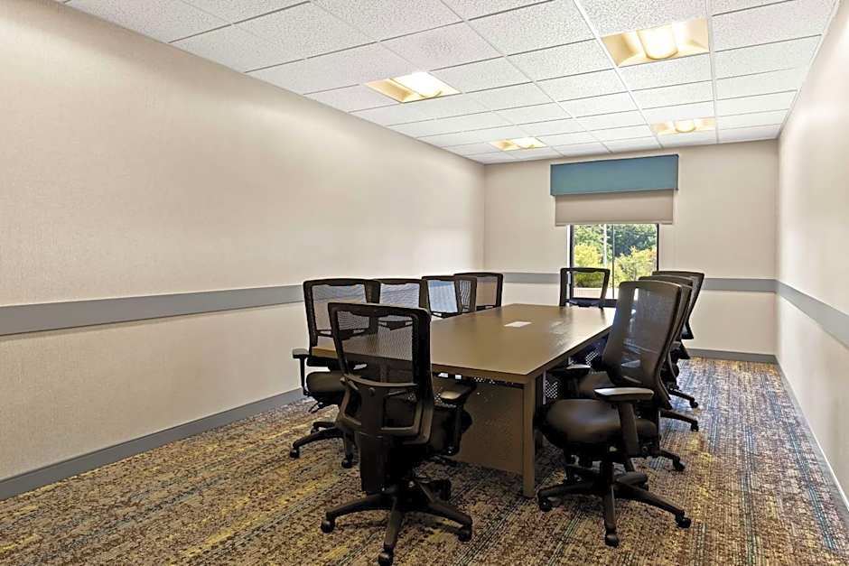 Hampton Inn By Hilton & Suites Canton