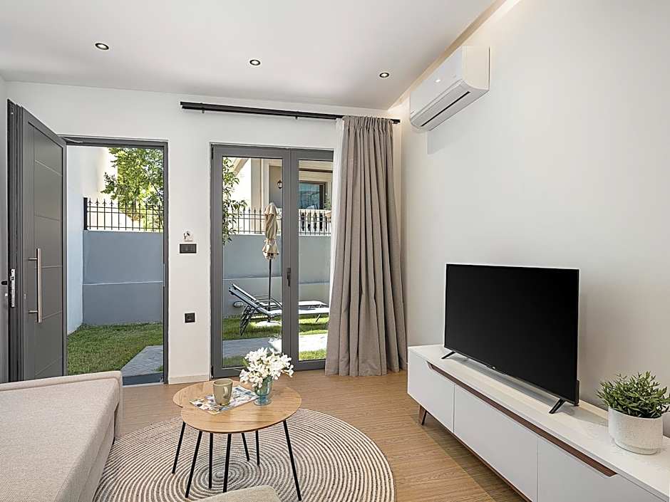 NEK Suites - Adults Only