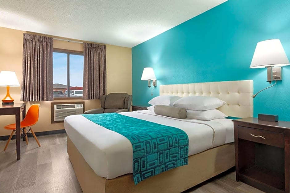 Howard Johnson by Wyndham Waterloo/Cedar Falls
