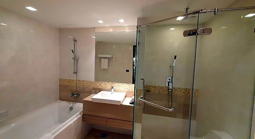 Amora NeoLuxe Suites Hotel