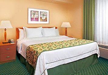 Photo 1 of 4 of Deluxe 1 King Bed