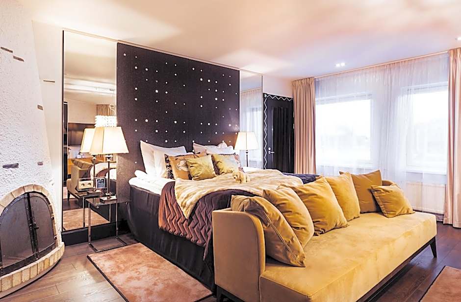 Photo 1 of 6 of Suite