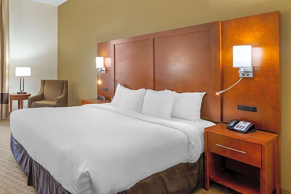 Comfort Inn & Suites