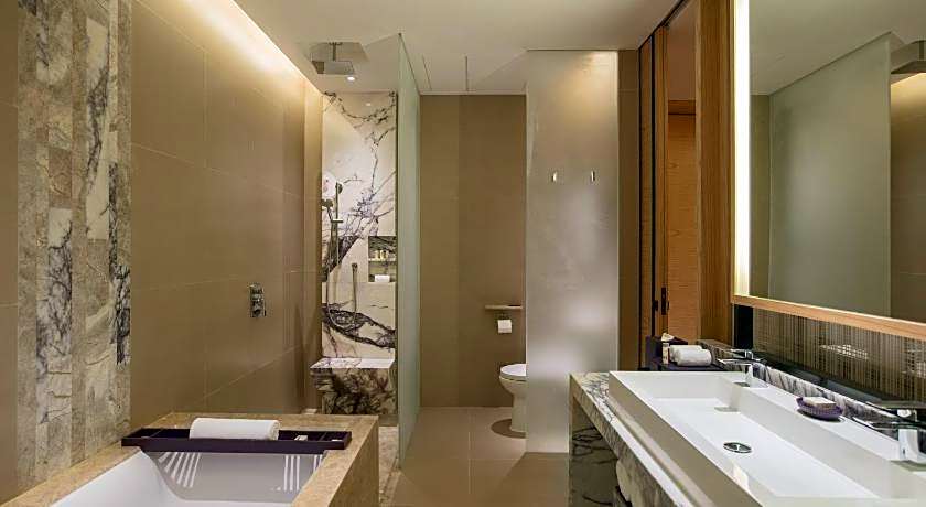 Renaissance by Marriott Haikou Hotel