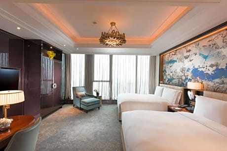 Deluxe Queen Room with Two Queen Beds and Skyline View