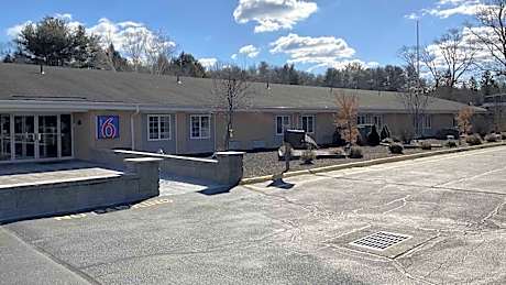 Motel 6 Putnam CT