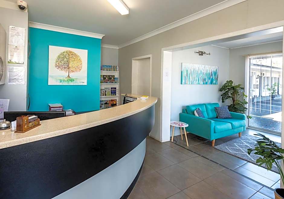 Riviera on Ruthven Motel