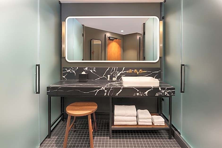 Asher Adams, Autograph Collection