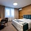Avenue Hotel