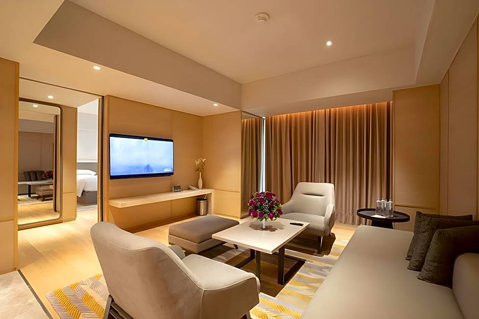 Gateway Ahmedabad, Sindhu Bhavan Road