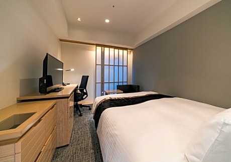 Superior Double Room with City View - Non-Smoking