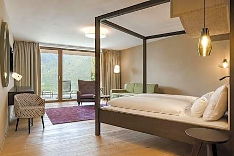 Deluxe Suite with Spa Bath