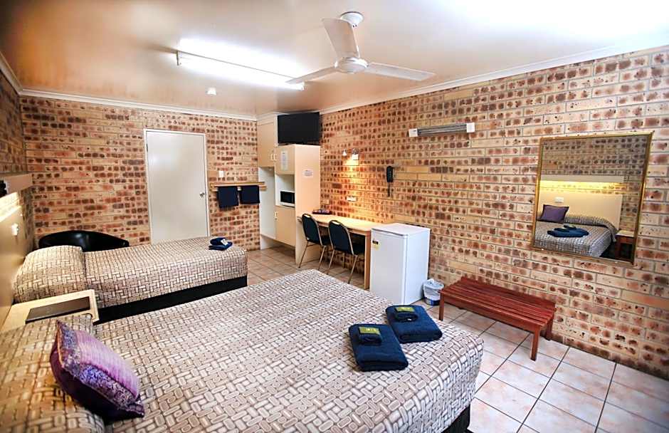 Central Motel Gin Gin