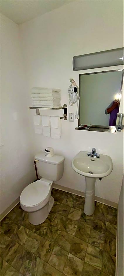 Blue Coast Inn & Suites