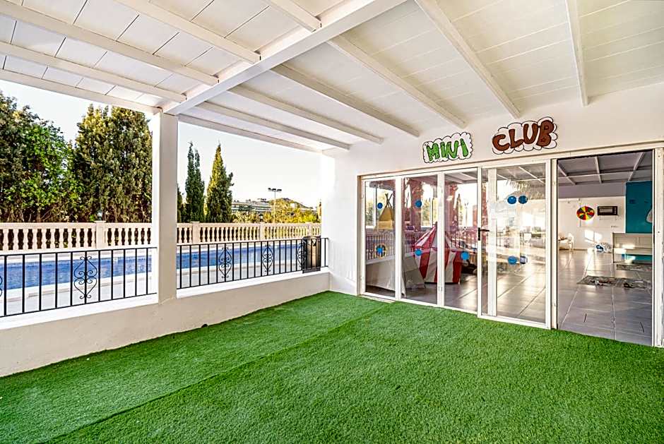 Aparthotel Holiday Center