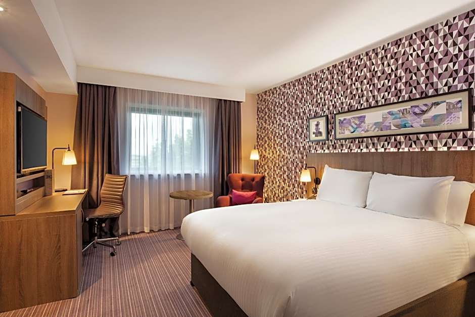 Leonardo London Heathrow Airport