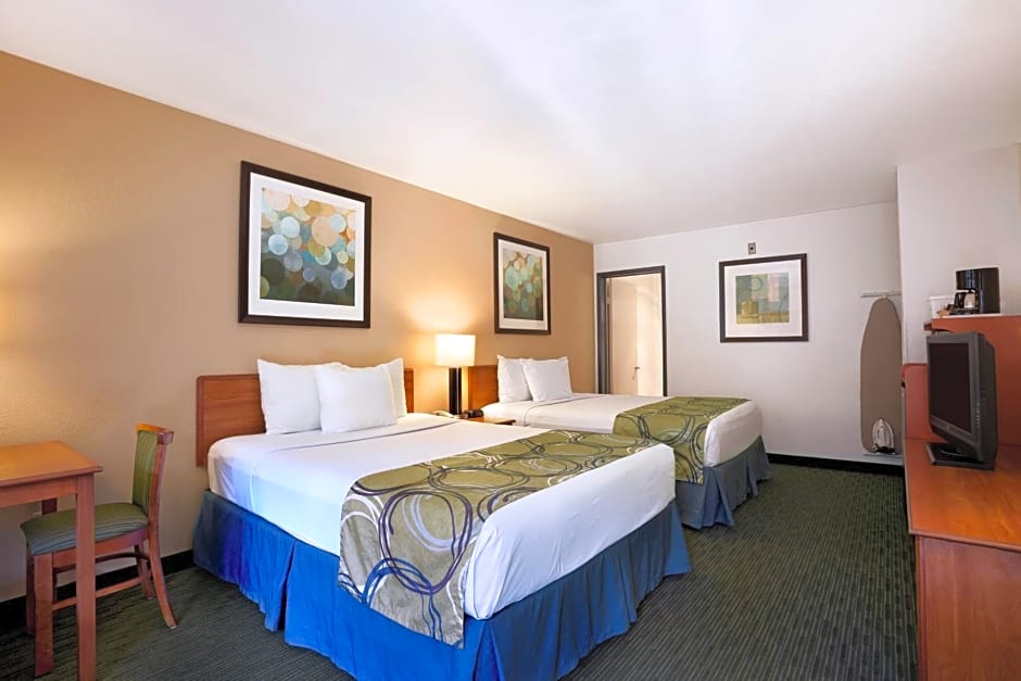 Days Inn by Wyndham Encinitas Moonlight Beach