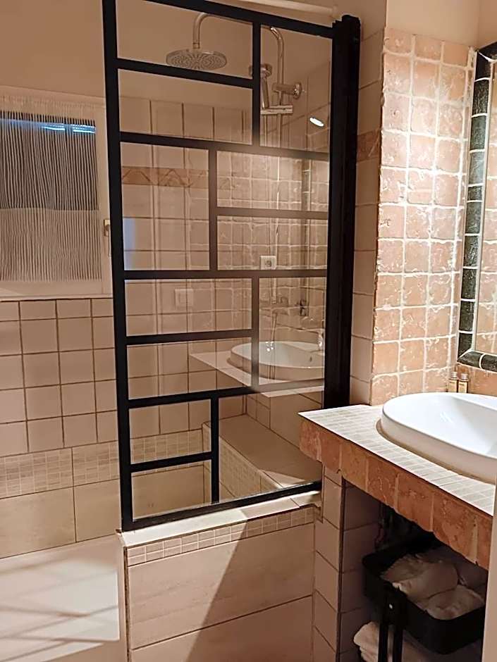 Mas de la Tour Carbonnière