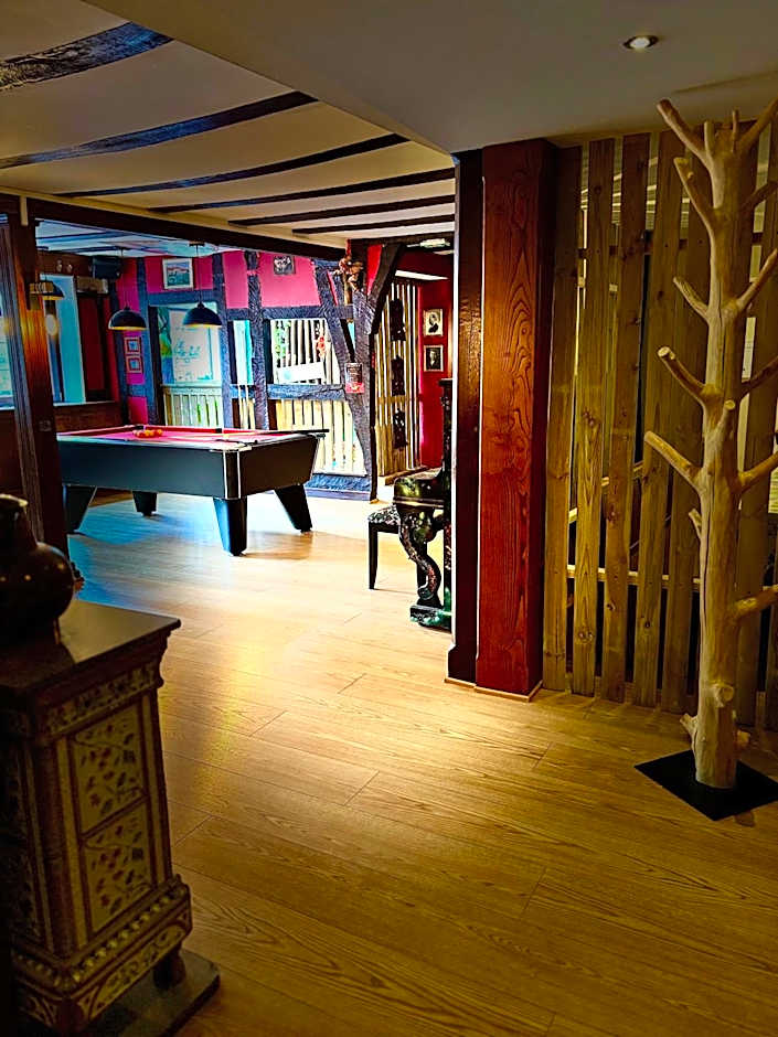 Logis Hôtel-Restaurant Aux Trois Roses