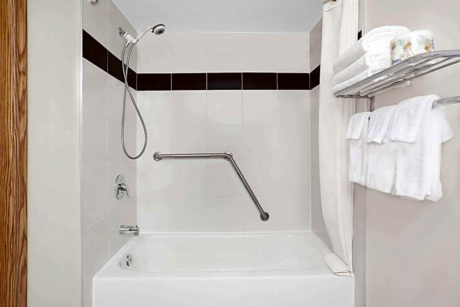 Super 8 by Wyndham Athabasca AB