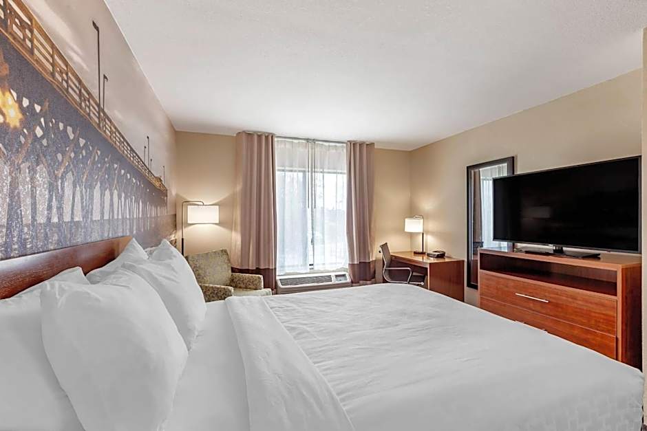 Clarion Pointe Racine - Mount Pleasant