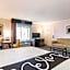 La Quinta Inn & Suites by Wyndham Atlanta Midtown - Buckhead