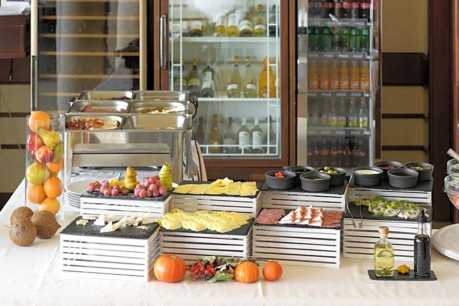 Готель Дніпро Dnipro Hotel