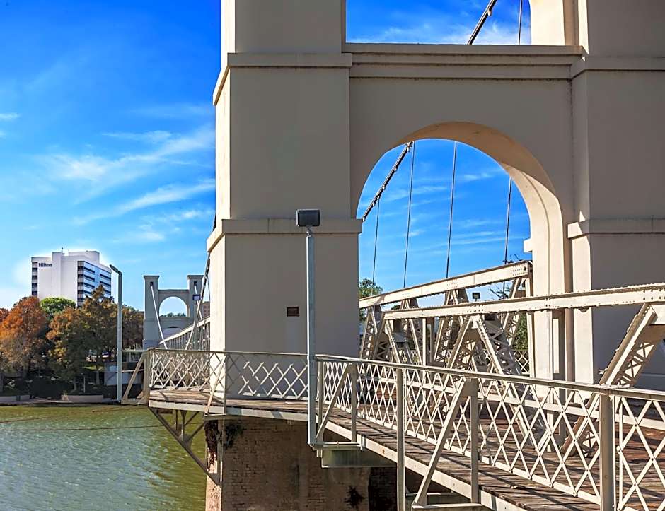 Hilton Waco