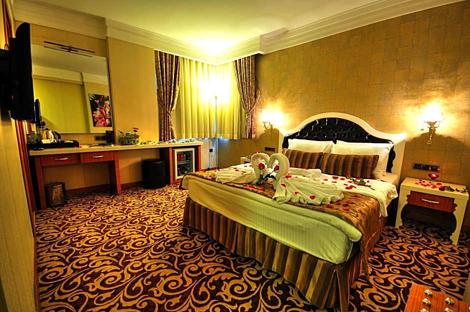 Golden Deluxe Hotel