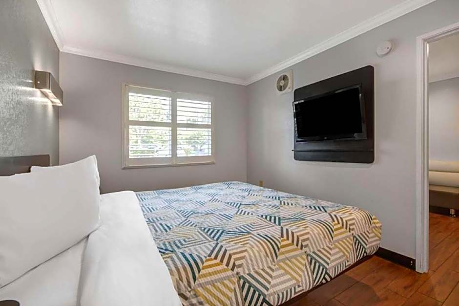 Motel 6 Ontario CA Convention Center Airport