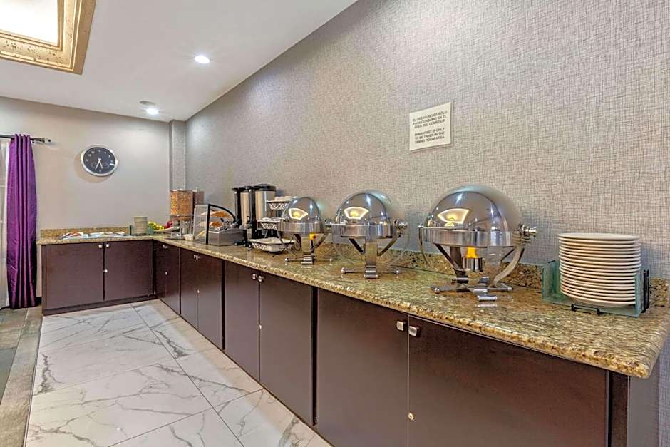 La Quinta Inn & Suites by Wyndham Cd Juarez Near US Consulate