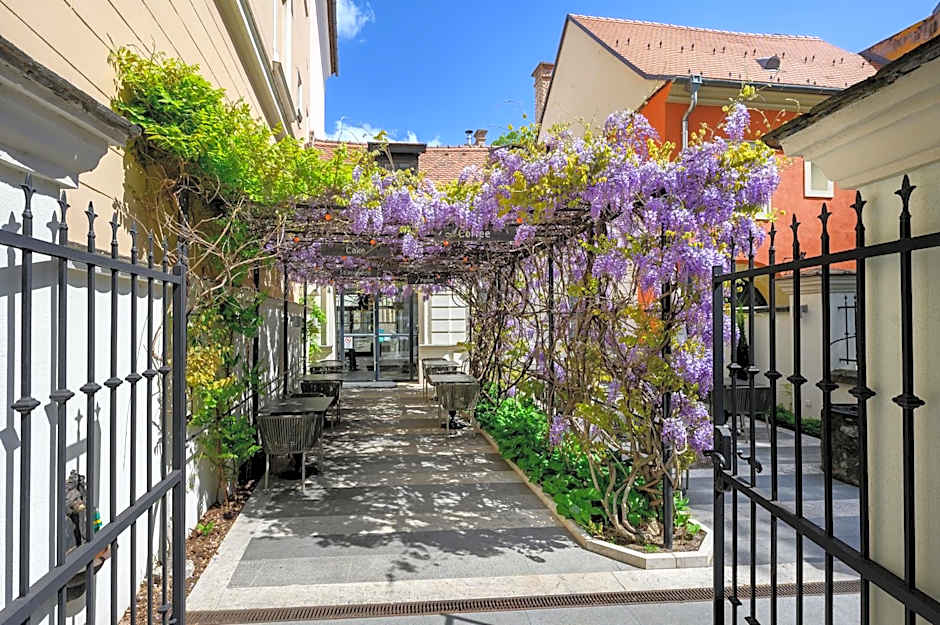 Maison Bistro & Hotel